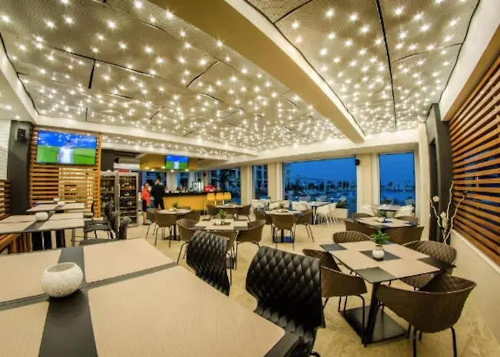 Premier On Seafront Свети Влас