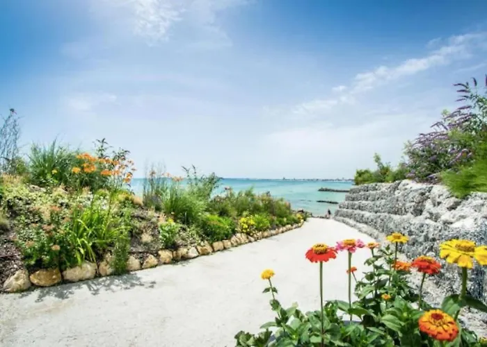 Premier On Seafront Апартамент