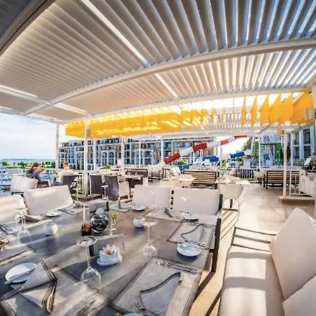 アパート Premier On Seafront *