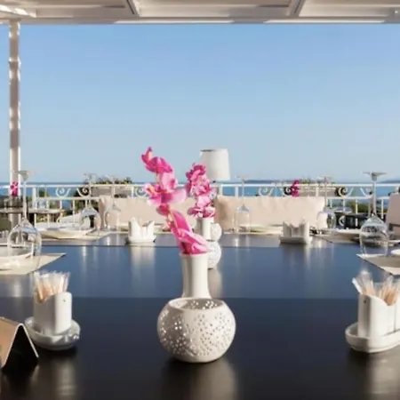 Premier On Seafront Apartment Sveti Vlas
