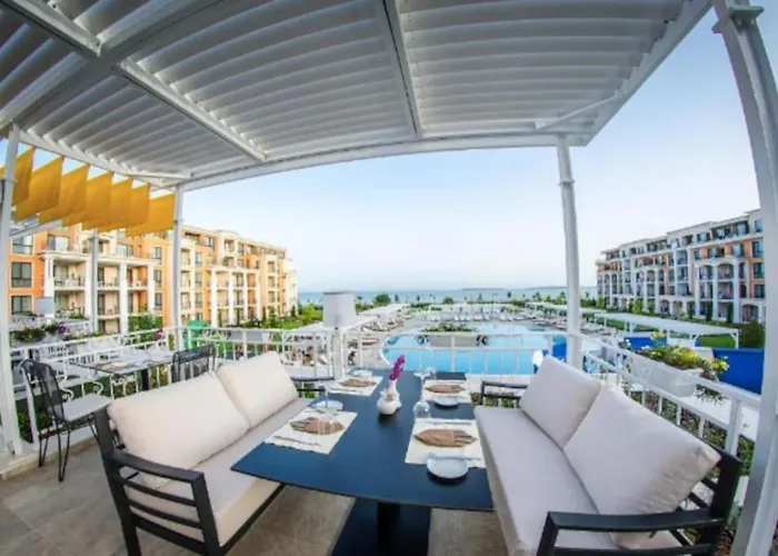 Premier On Seafront Apartament *