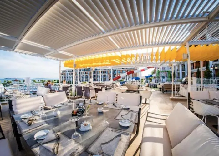 Apartament Premier On Seafront *